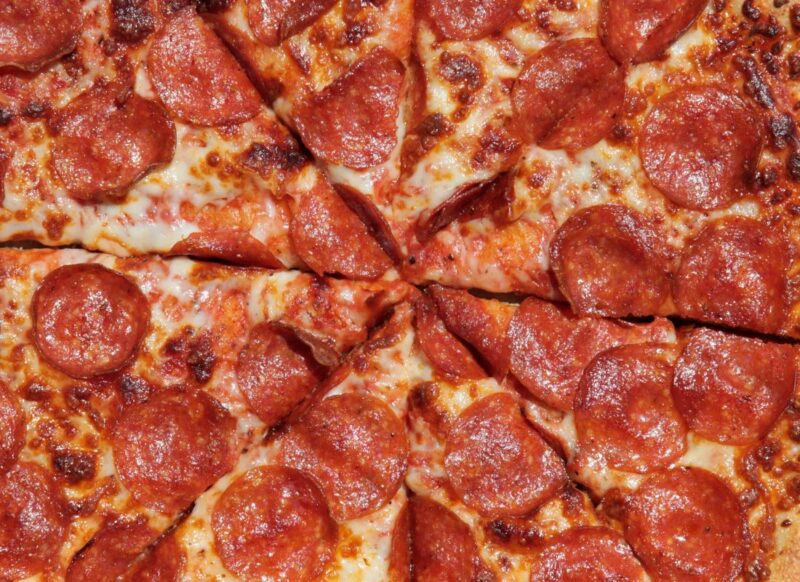 pica sa kačkavaljem i kulenom