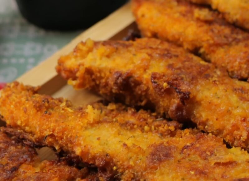 zumiran prikaz pohovane piletine